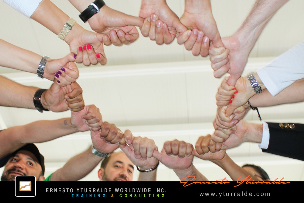 Team Building con cuerdas para integración organizacional y cohesión de equipos